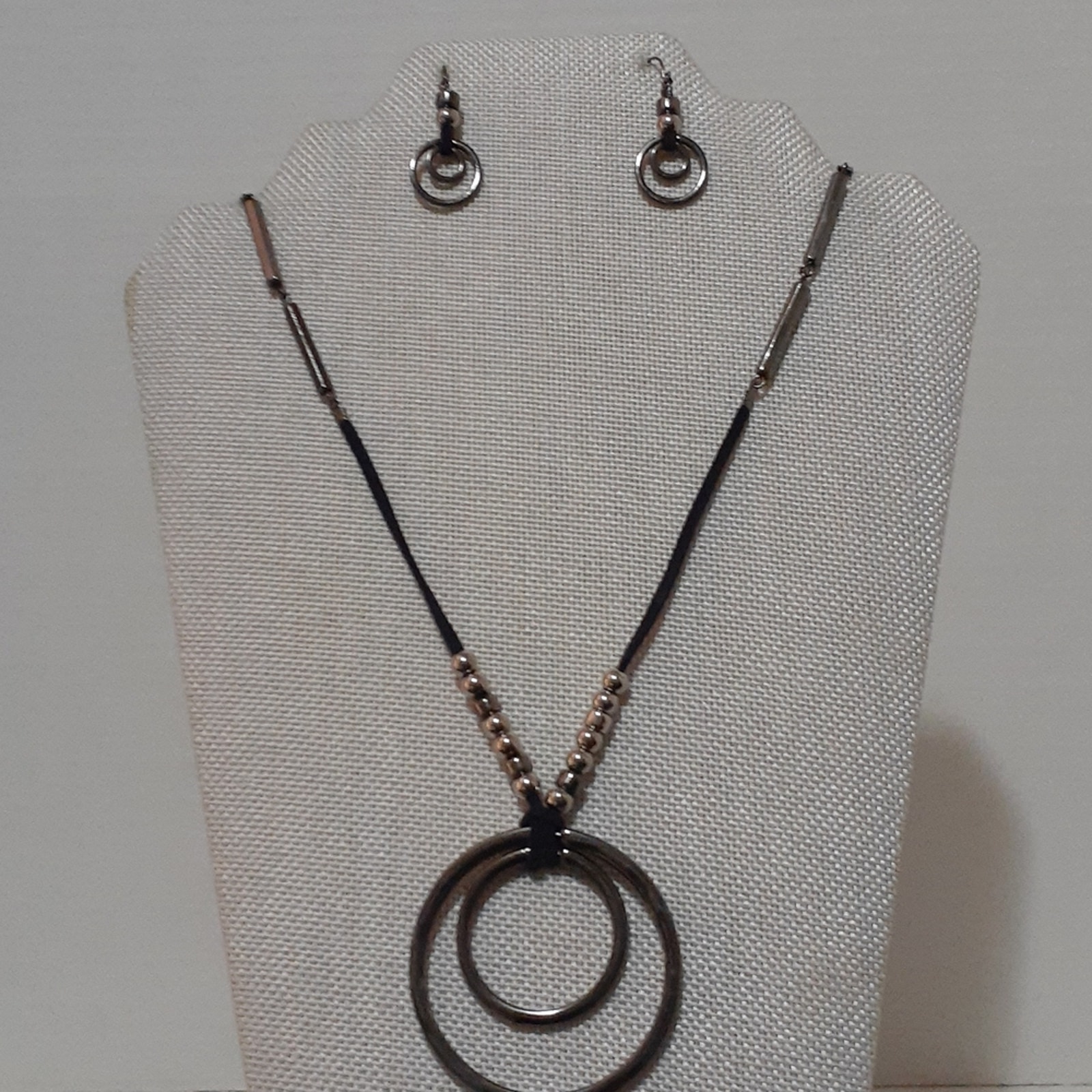 Christopher Banks Necklace Earrings 20$